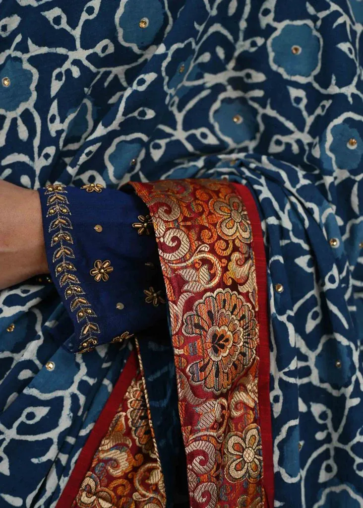 Graceful Indigo Saree With Stone Embellishment, Maroon Cotton Silk Pallu And Benarasi Border