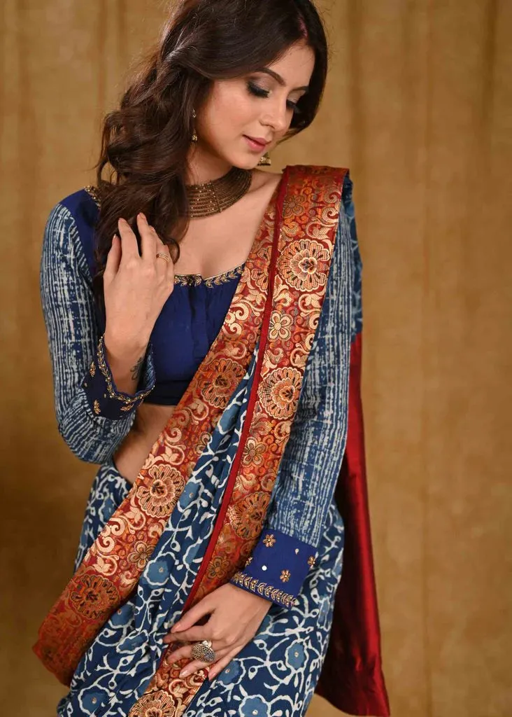 Graceful Indigo Saree With Stone Embellishment, Maroon Cotton Silk Pallu And Benarasi Border
