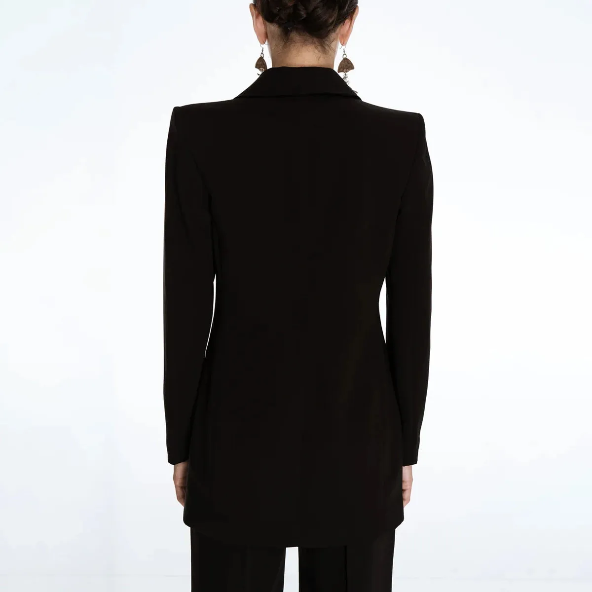Jacket with shaped shoulders