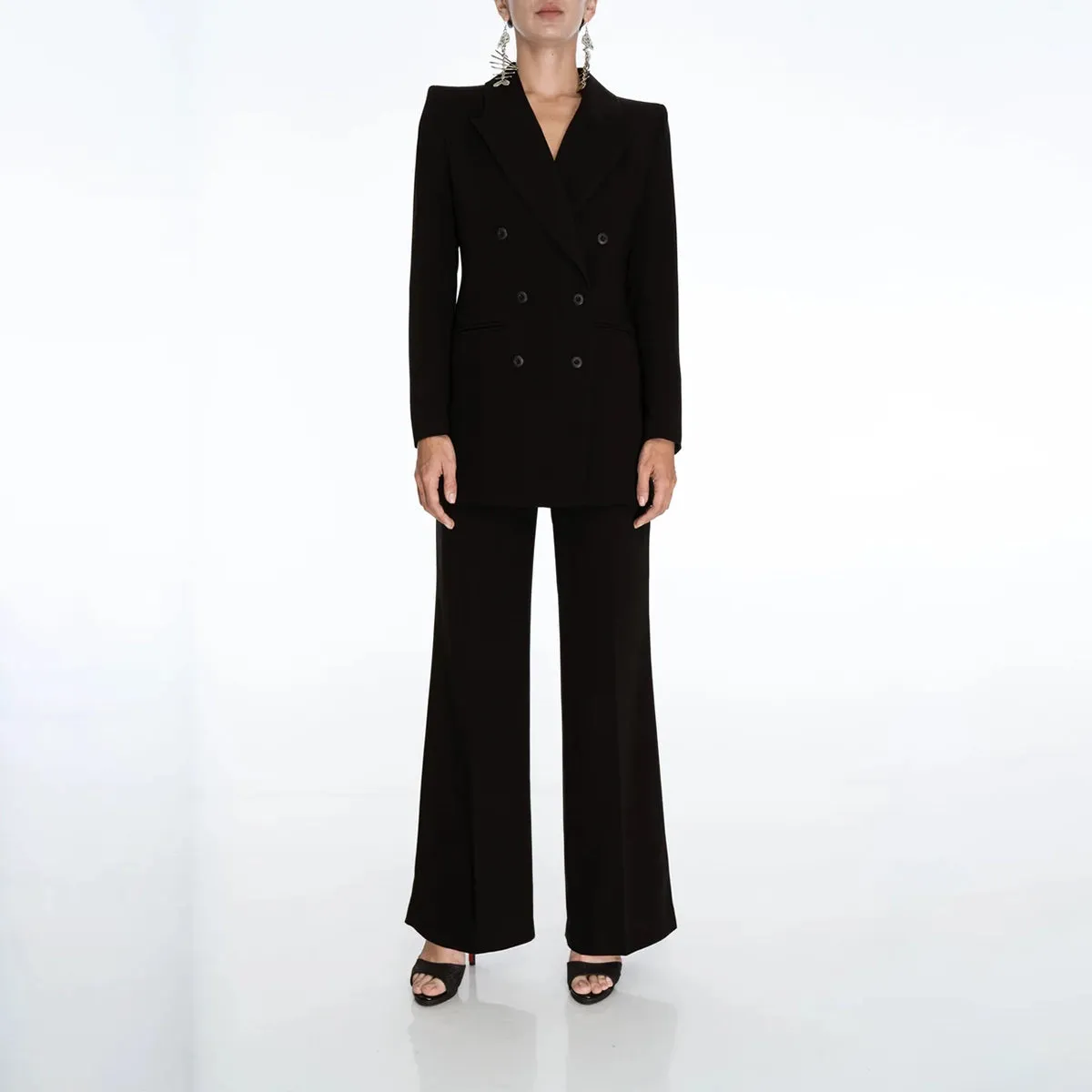 Jacket with shaped shoulders